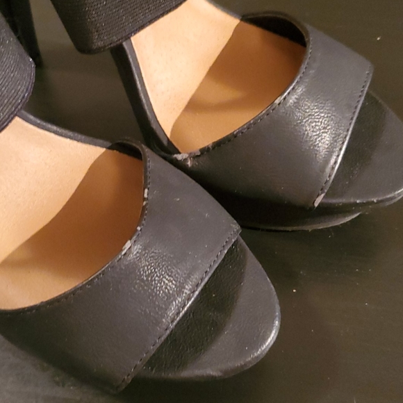 Black heels - Picture 5 of 5